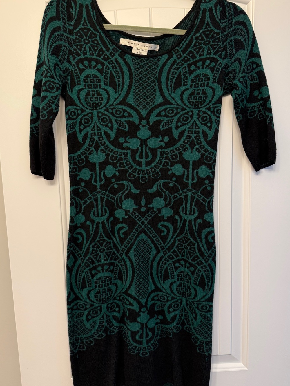 Max Studio Black & Green Sweater Dress